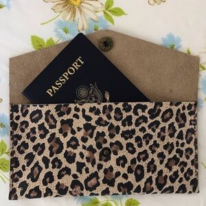 Handmade Leopard 🐆 Leather Print Clutch